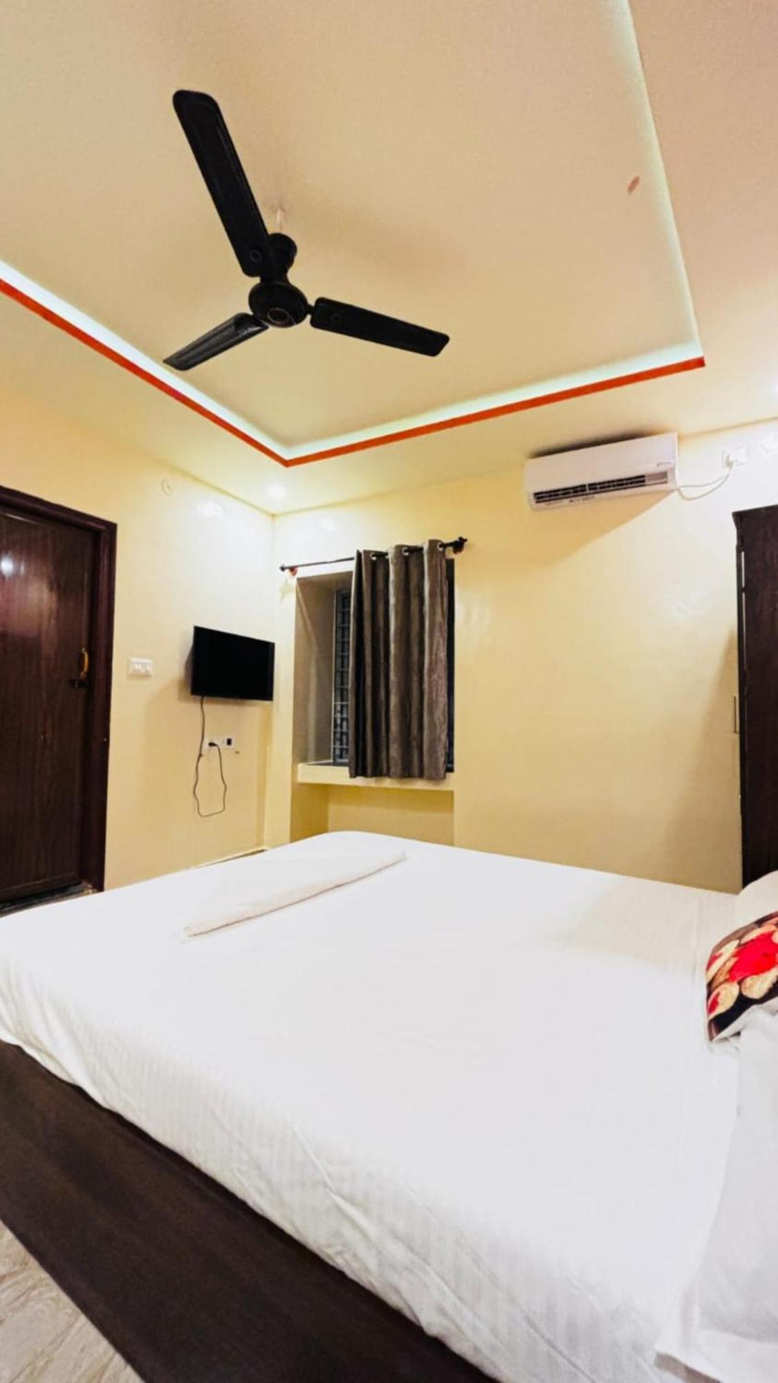 Hotel New Royal Ruby - Electronic City Phase 1 Kammasandra Esterno foto